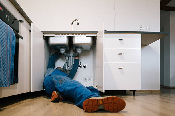 Professional Leak Detection technician working in Dupont, CO
